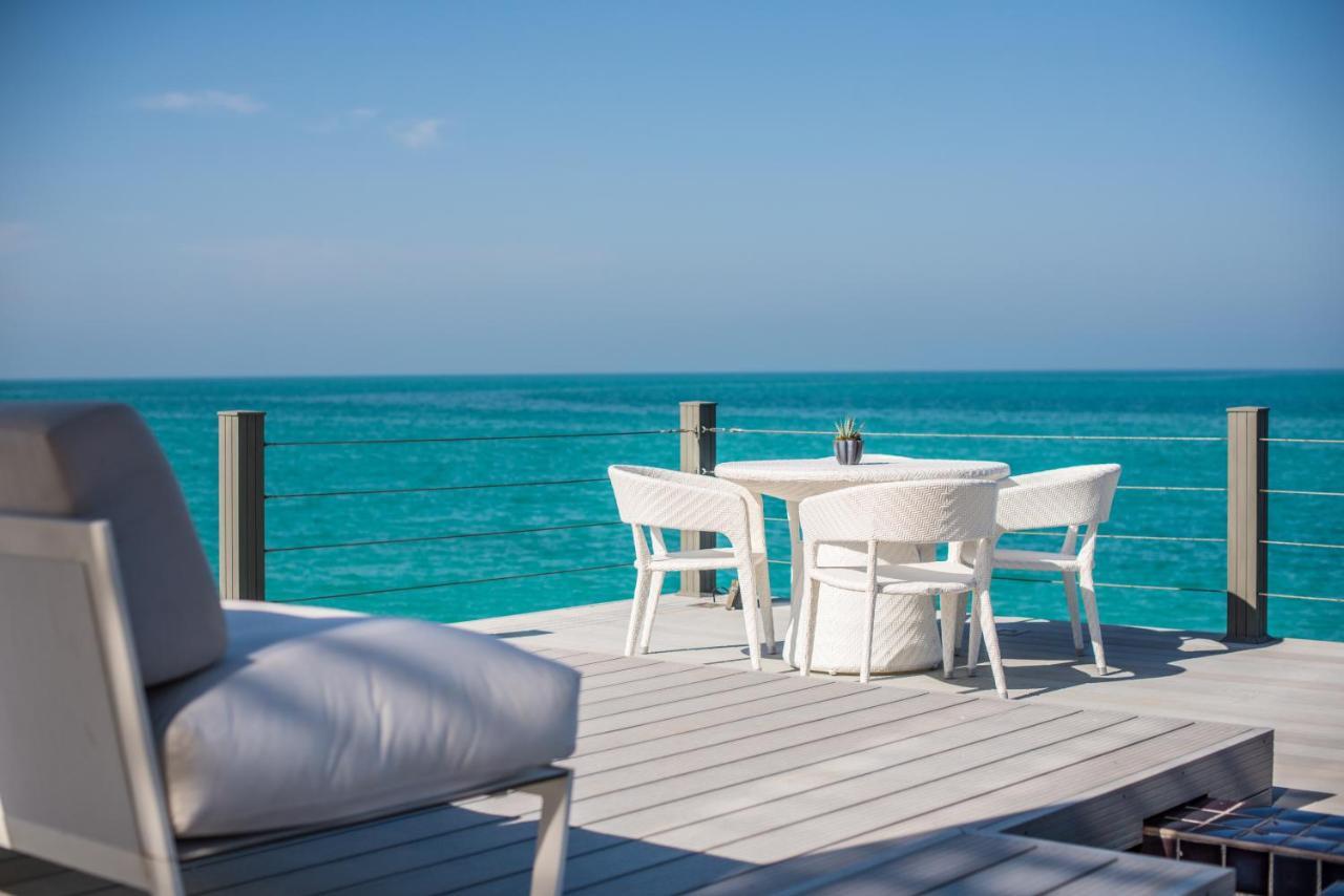ヌライ アイランド リゾート アブダビ エクステリア 写真 View from the deck of a villa at Atlantis Paradise Island